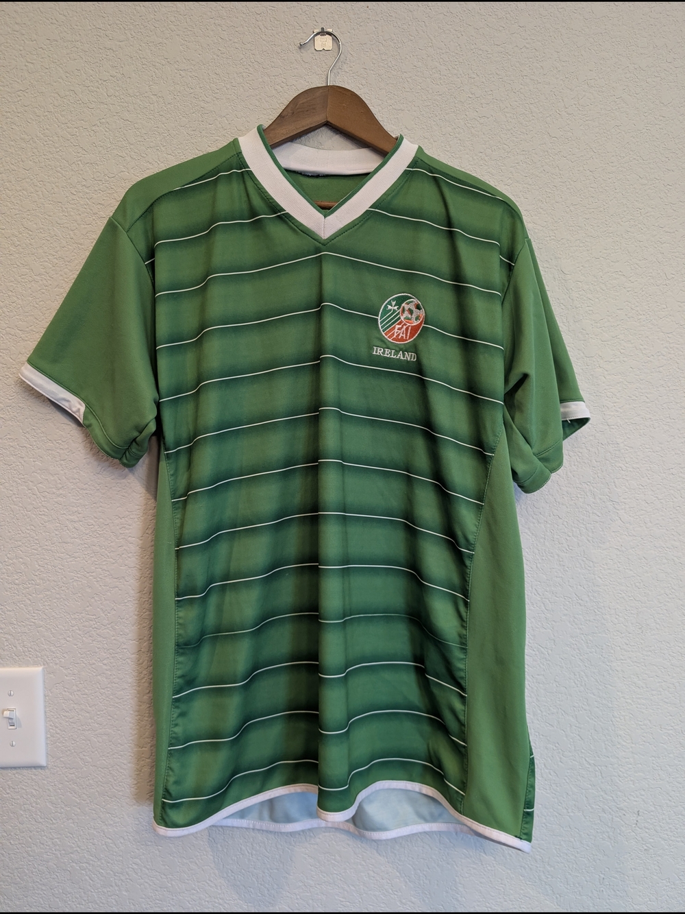 FA Green Ireland Striped Soccer Jersey w/ White Piping Unisex Men's Sz M/Women L